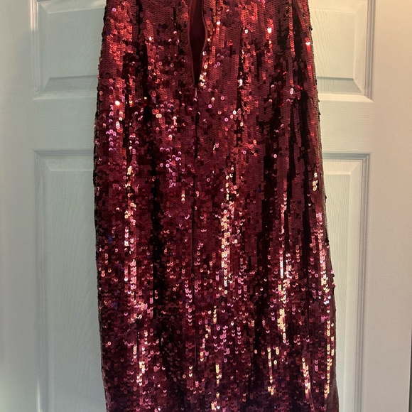 Burgundy sequin skirt size small - Picture 5 of 5